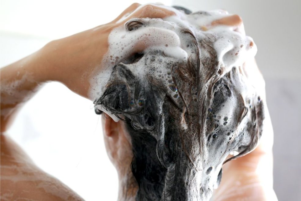 prawidłowe mycie włosów