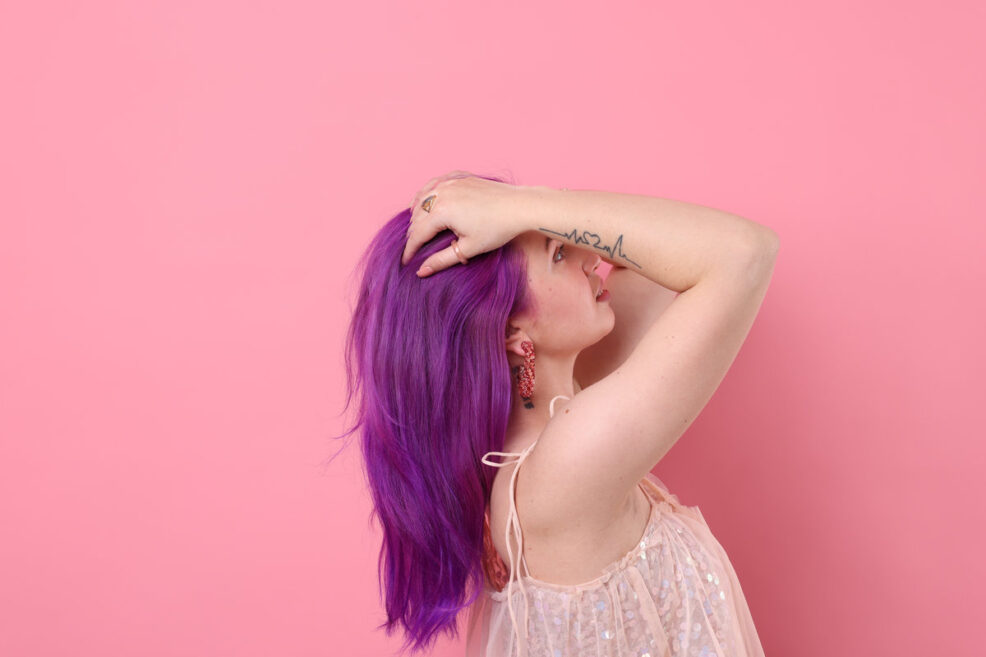 fioletowe włosy